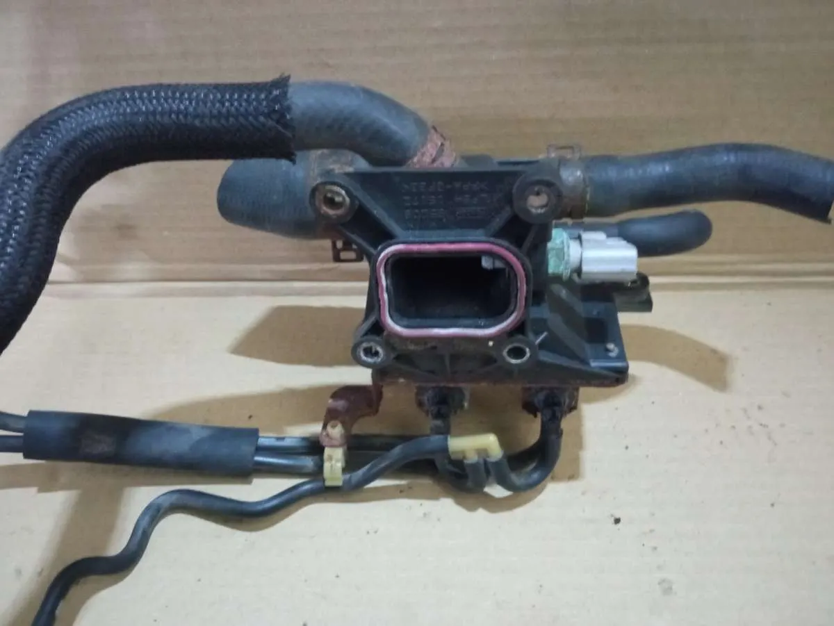 корпус термостата Mazda 3 BL LF941517Z