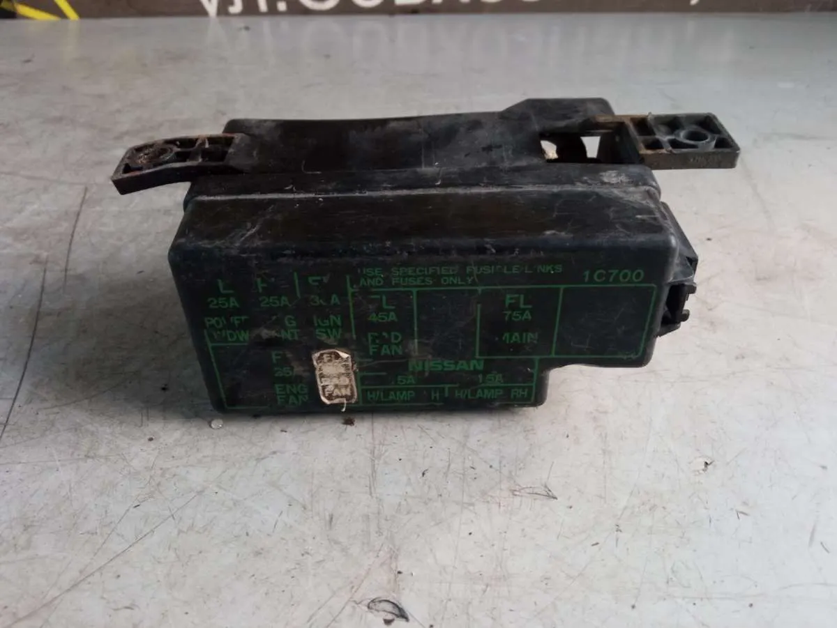 блок предохранителей Nissan Serena C23 243800C000