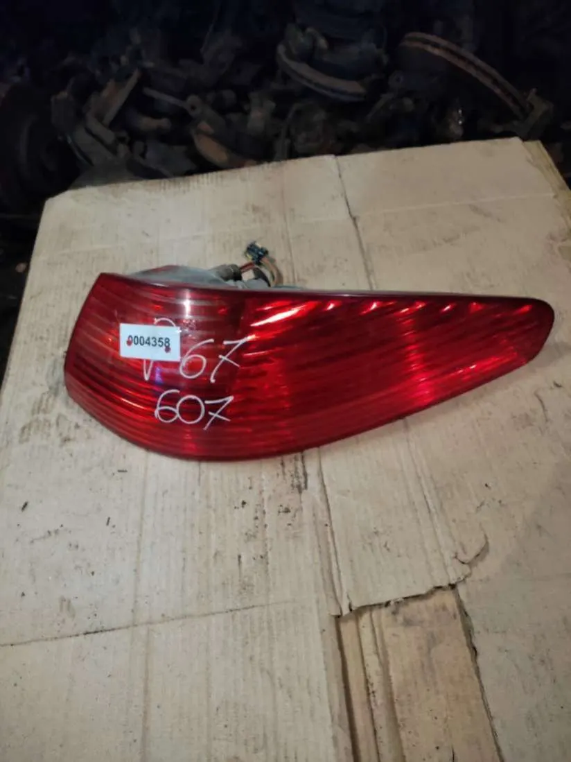 Фонарь задний правый Peugeot 607 1 поколение [рестайлинг]