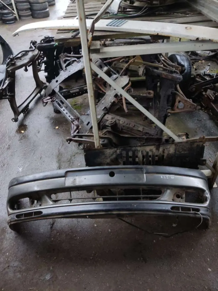 бампер передний Renault Laguna 1 поколение
