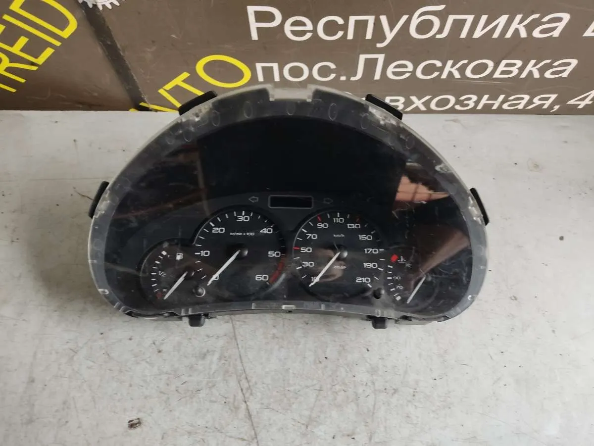 Щиток приборов (приборная панель) Peugeot 206 1 поколение 9659730580