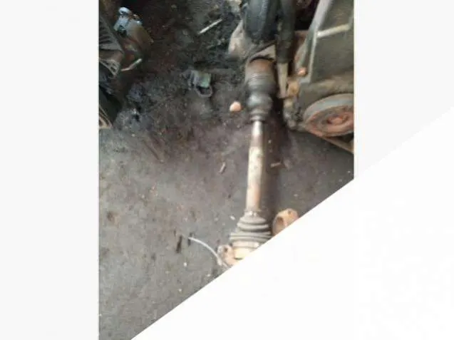 Полуось передняя правая (приводной вал, ШРУС) Peugeot 206 1 поколение
