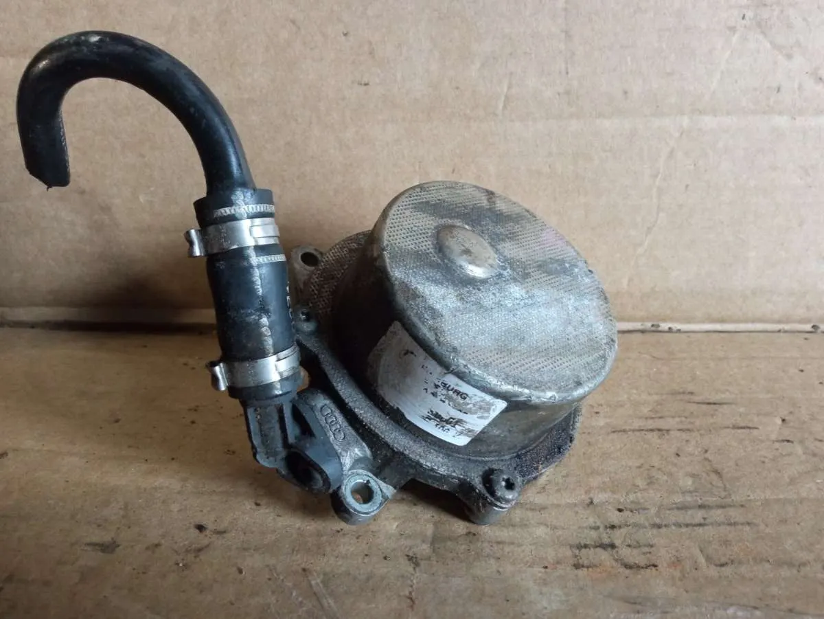 Насос вакуумный Audi A6 C5 057145100K