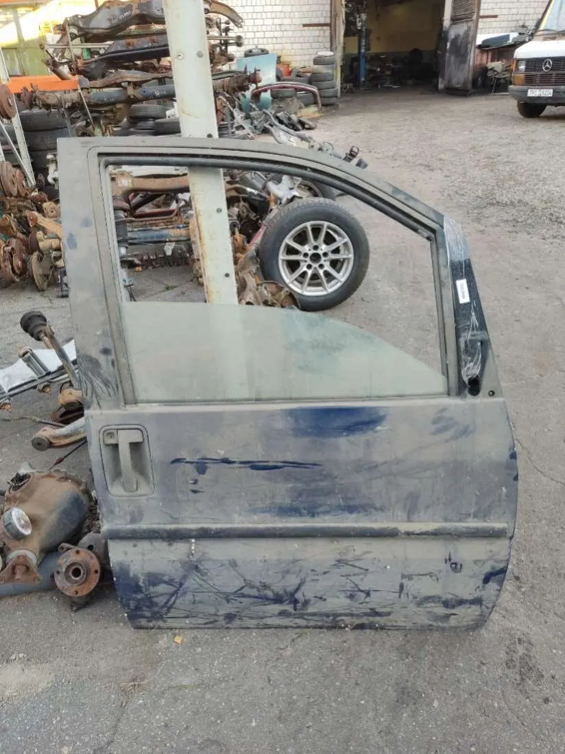 Дверь передняя правая Peugeot 806 221