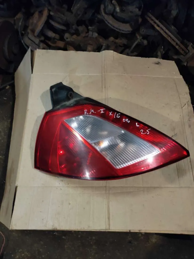 Фонарь задний левый Renault Megane 2 поколение