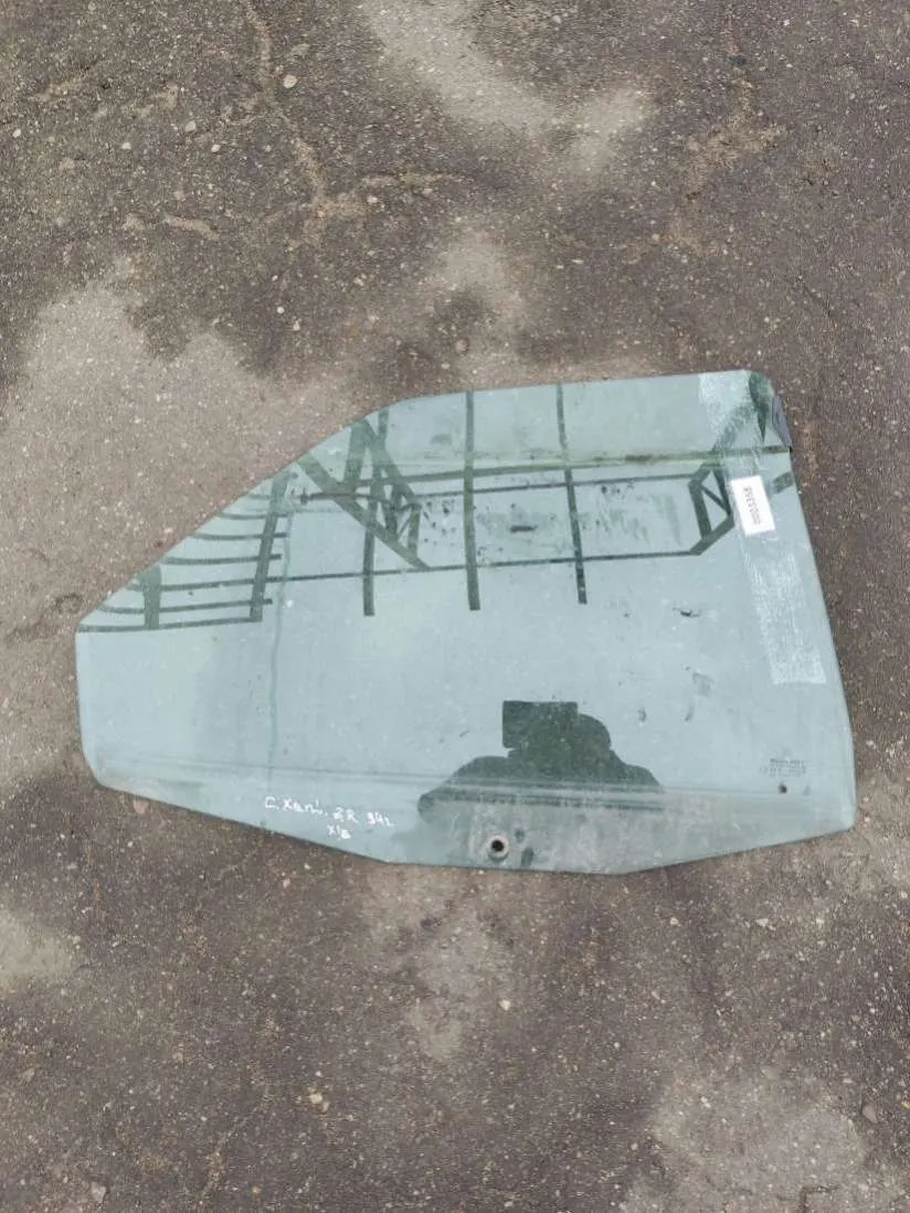 Стекло двери задней правой Citroen Xantia 1 поколение