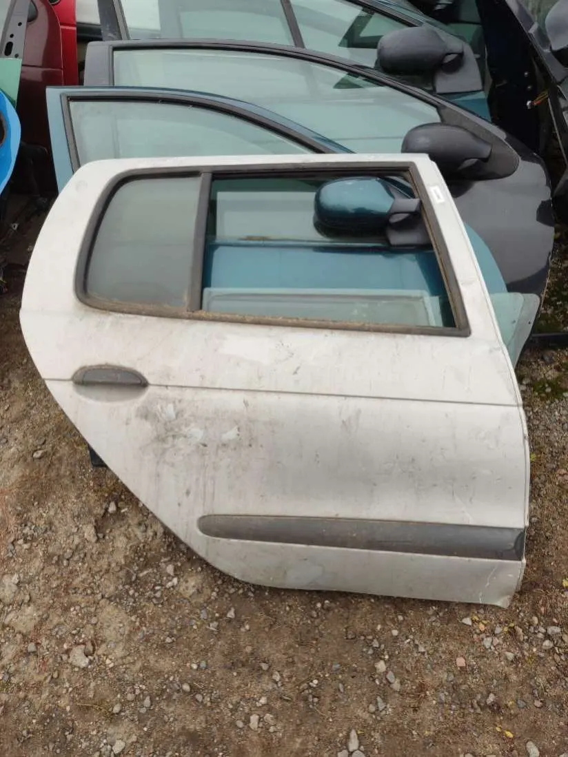 Дверь задняя правая Renault Megane 1 поколение