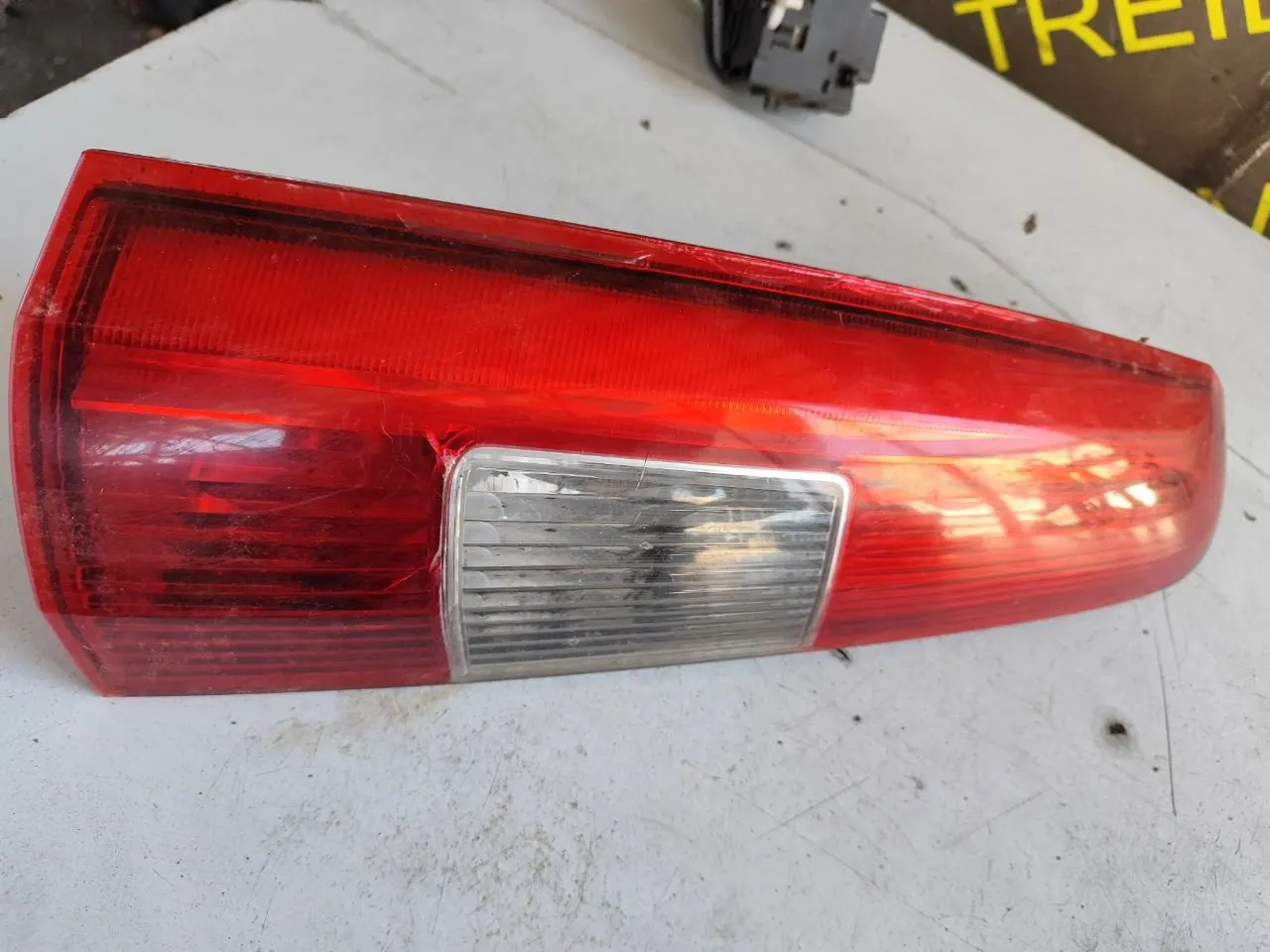 Фонарь задний левый Volvo V70 2 поколение