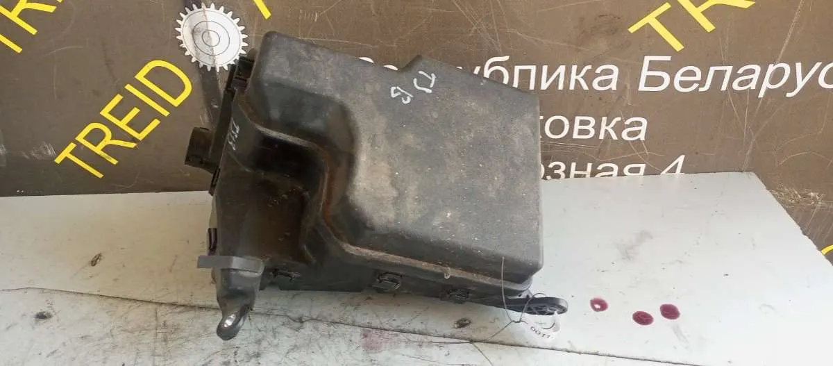 крышка блока предохранителей Toyota Sienna 3 поколение