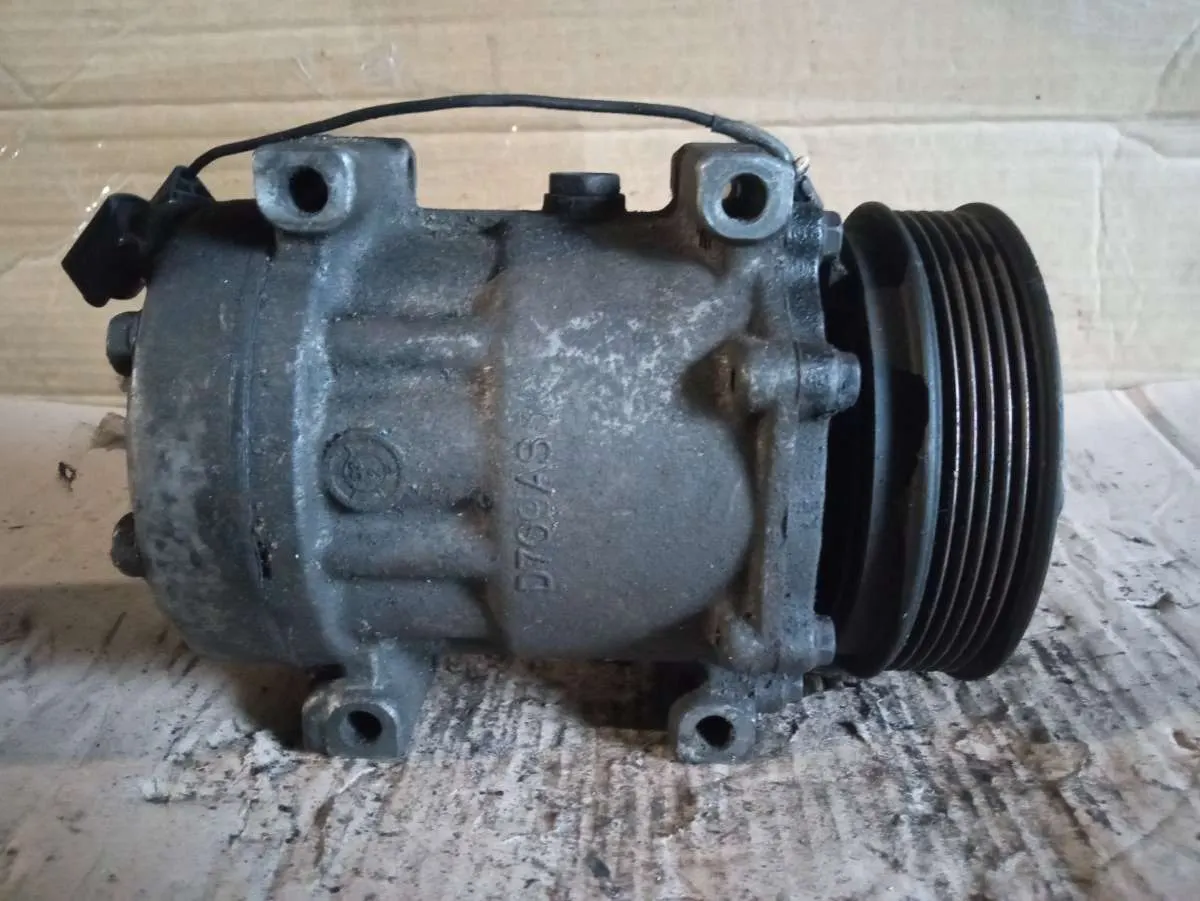 компрессор кондиционера Mitsubishi Carisma 1 поколение [рестайлинг] 8200040681 — фото 3
