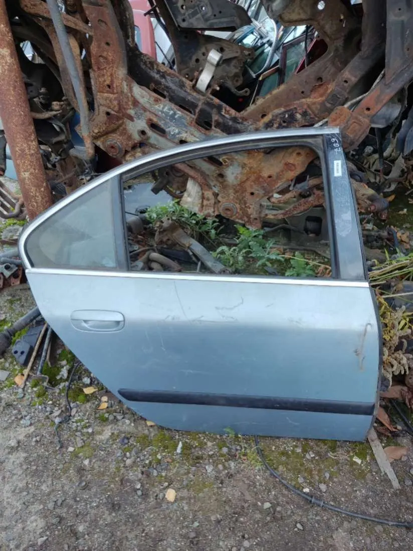 Дверь задняя правая Peugeot 607