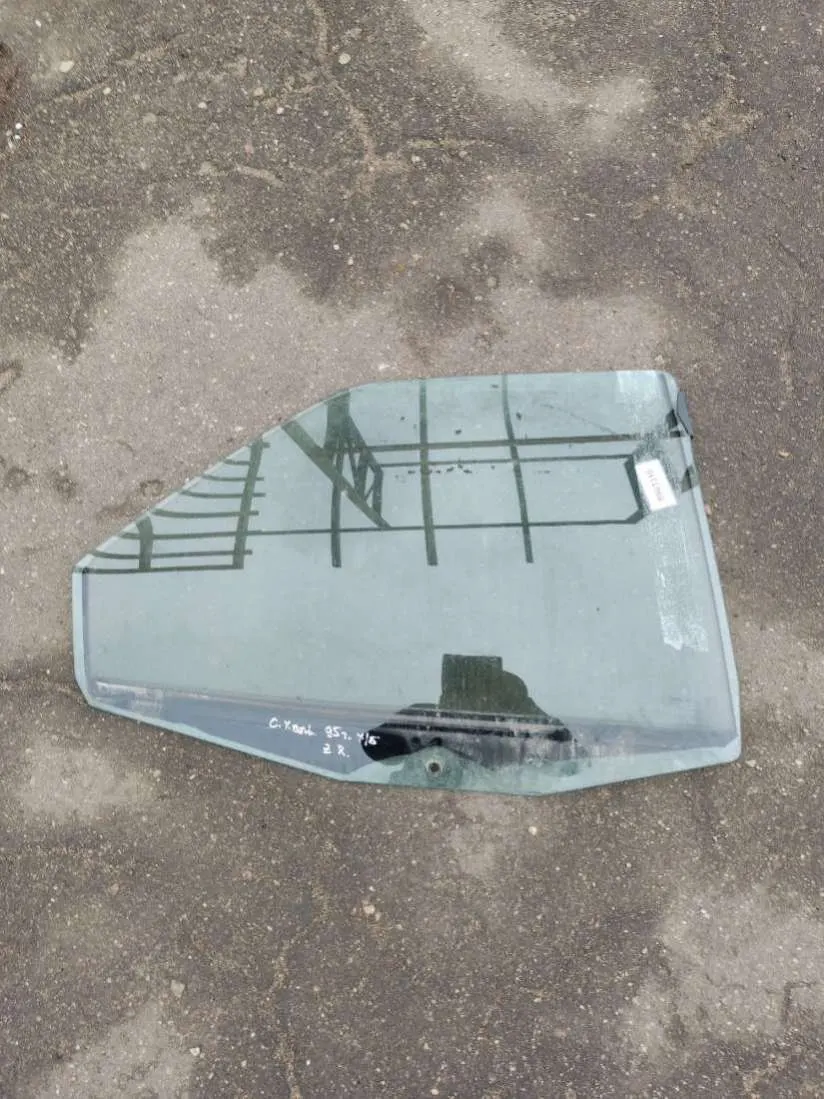 Стекло двери задней правой Citroen Xantia 1 поколение