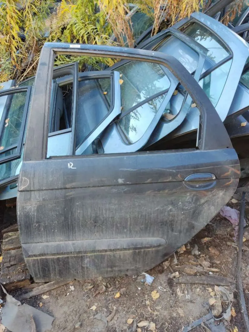 Дверь задняя левая Renault Scenic 1 поколение