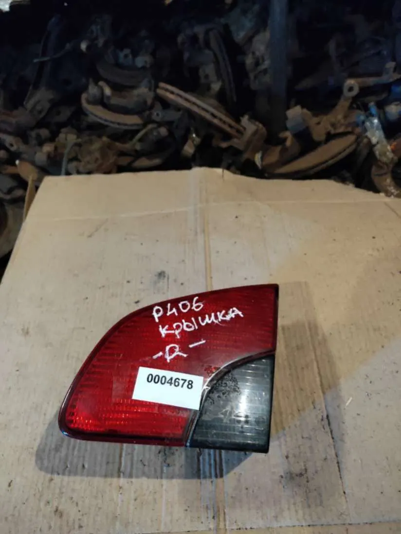 Фонарь крышки багажника правый Peugeot 406 1 поколение [рестайлинг]