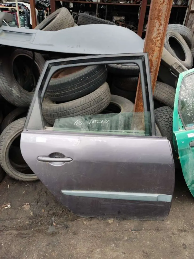 Дверь задняя правая Renault Megane 1 поколение