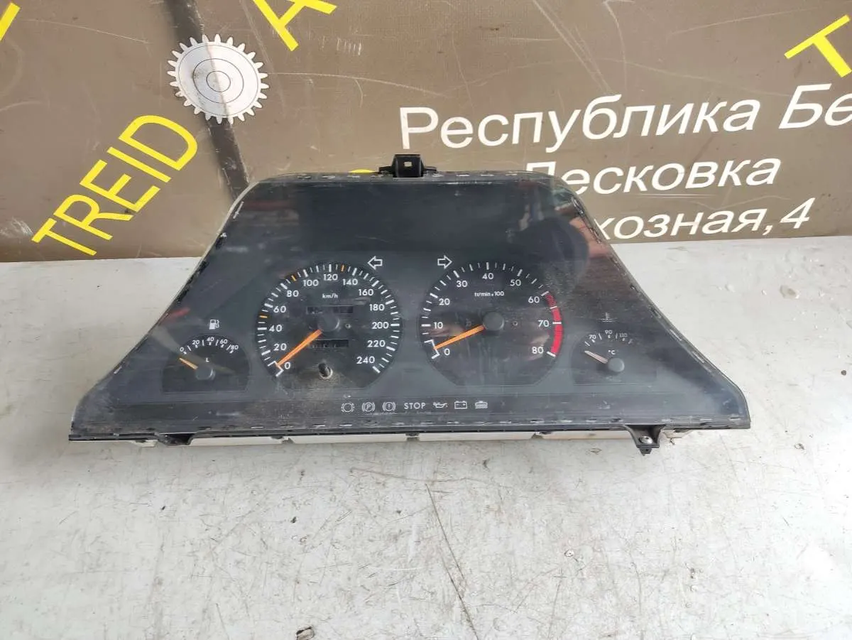 Щиток приборов (приборная панель) Peugeot 605 1 поколение