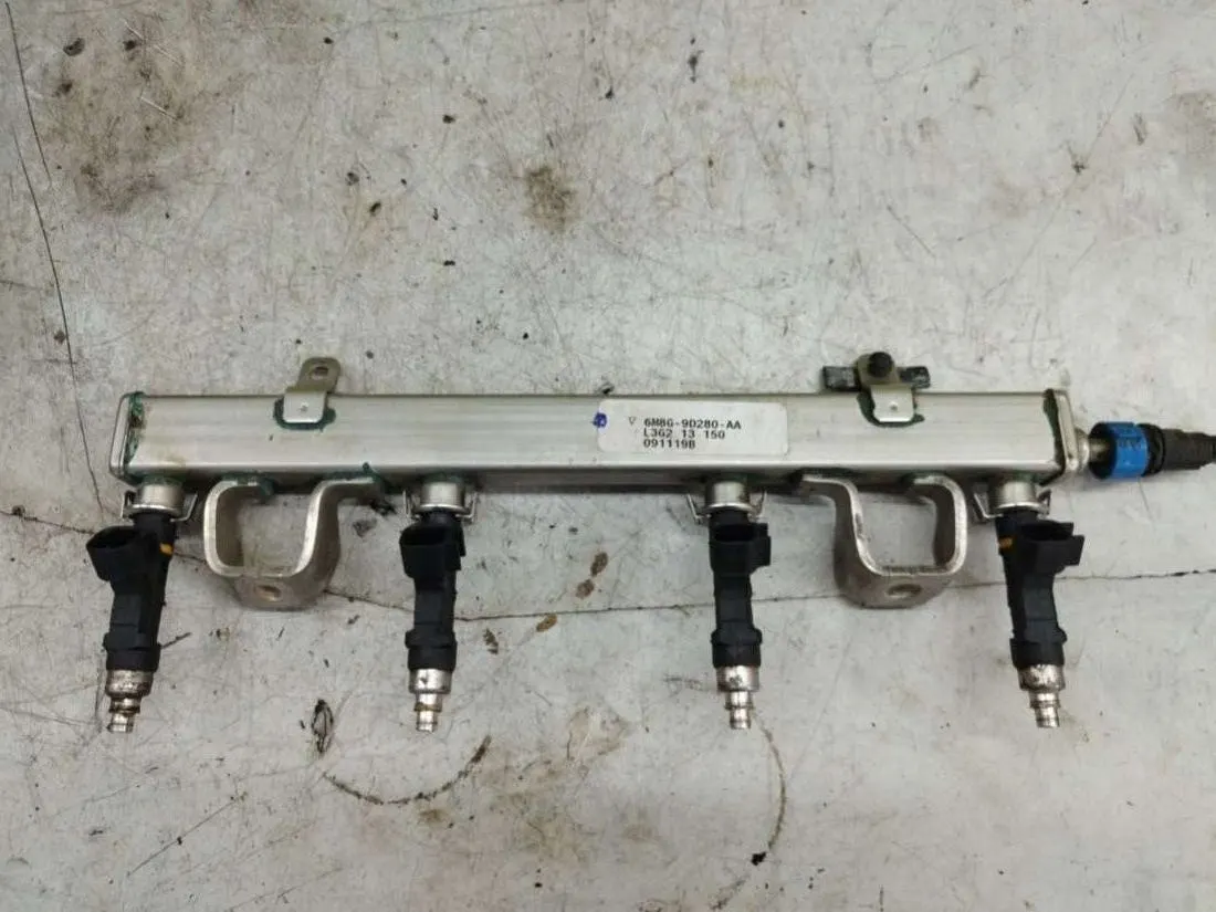 Форсунка бензиновая Mazda 5 1 поколение 0280158103