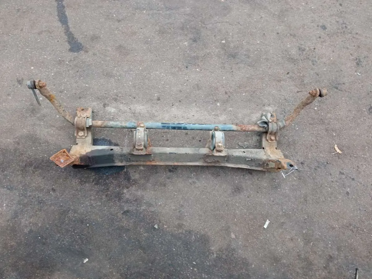 Балка подвески передняя (подрамник) Nissan Serena C23