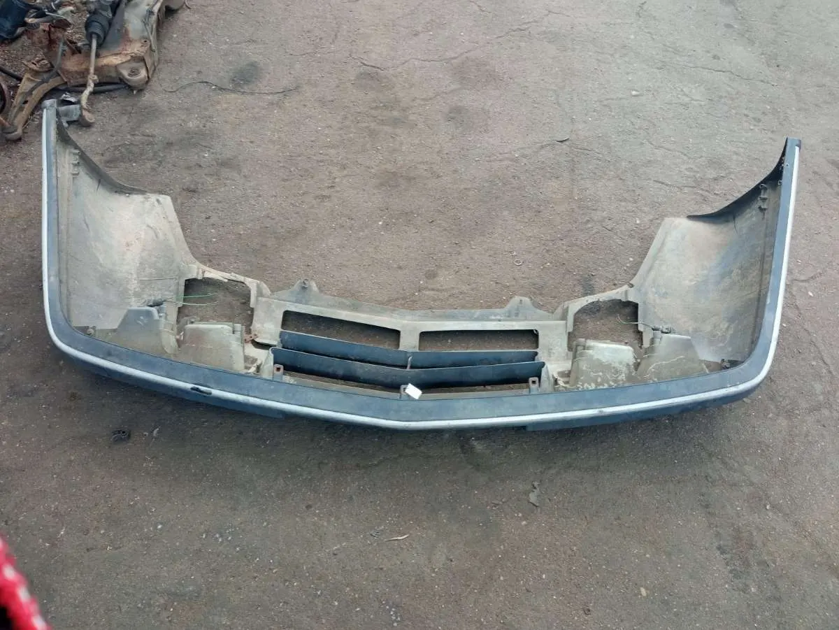 Заглушка (решетка) в бампер передний Citroen XM 2 поколение