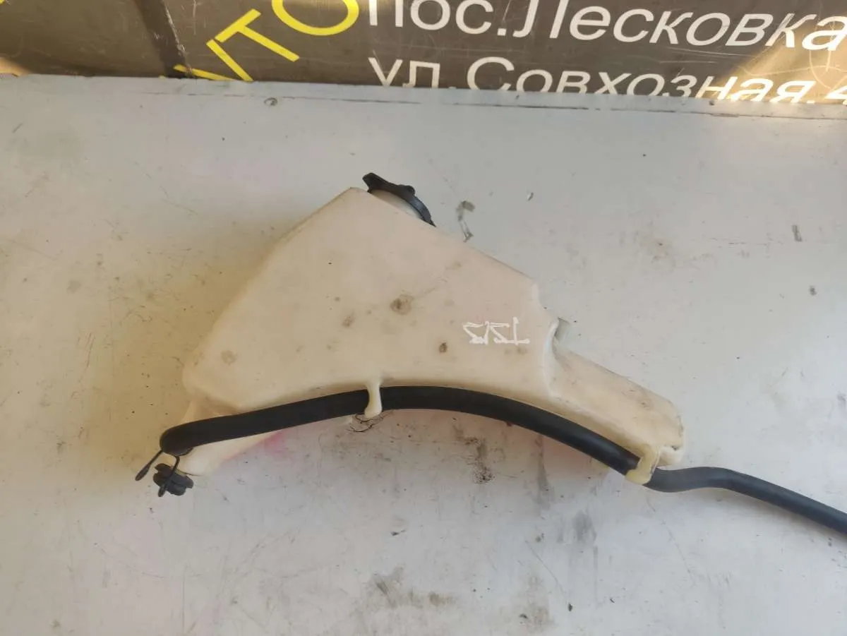 Расширительный бачок Toyota Sienna 3 поколение