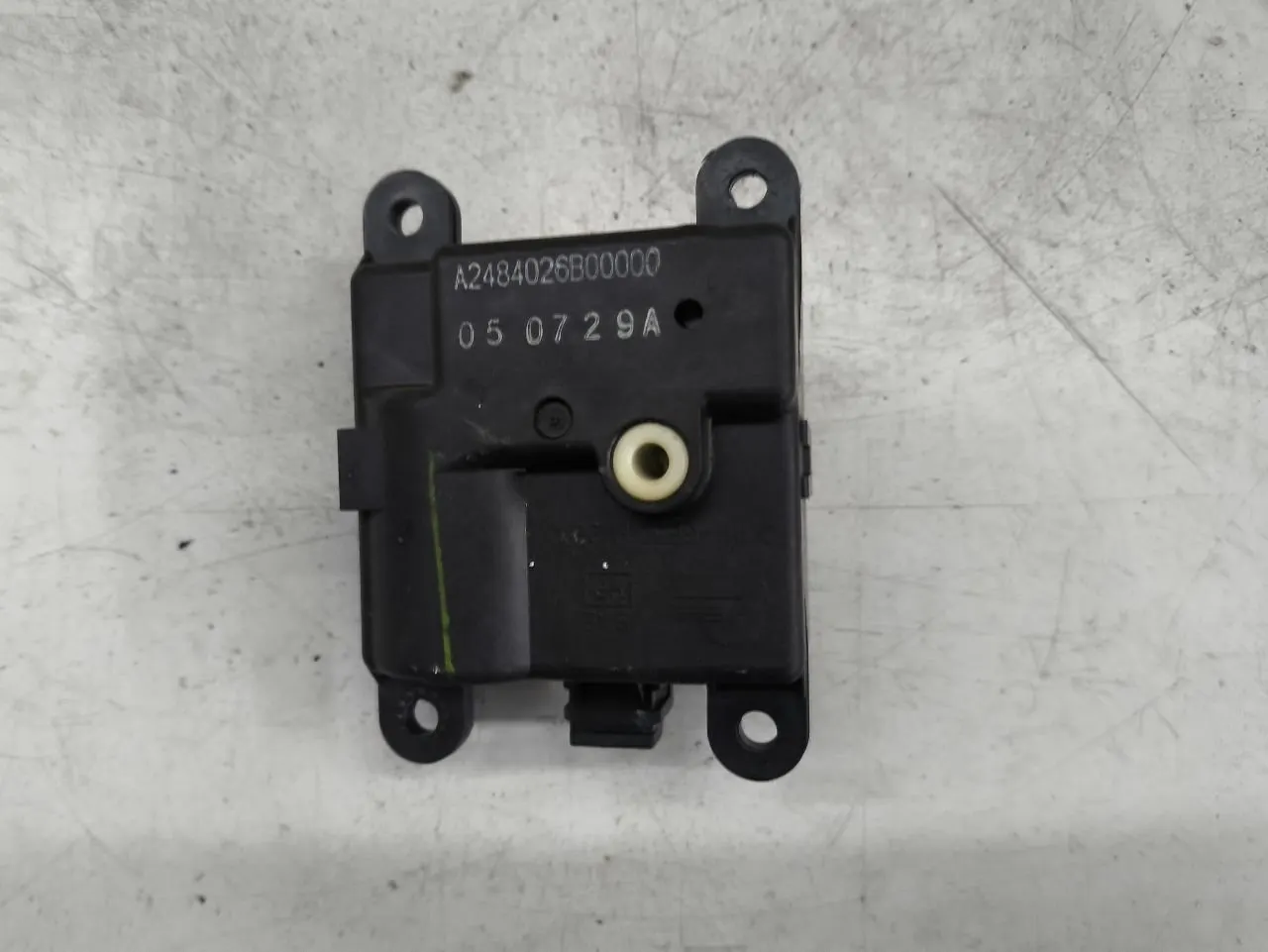моторчик заслонки печки SsangYong Kyron 1 поколение A2484026b00000