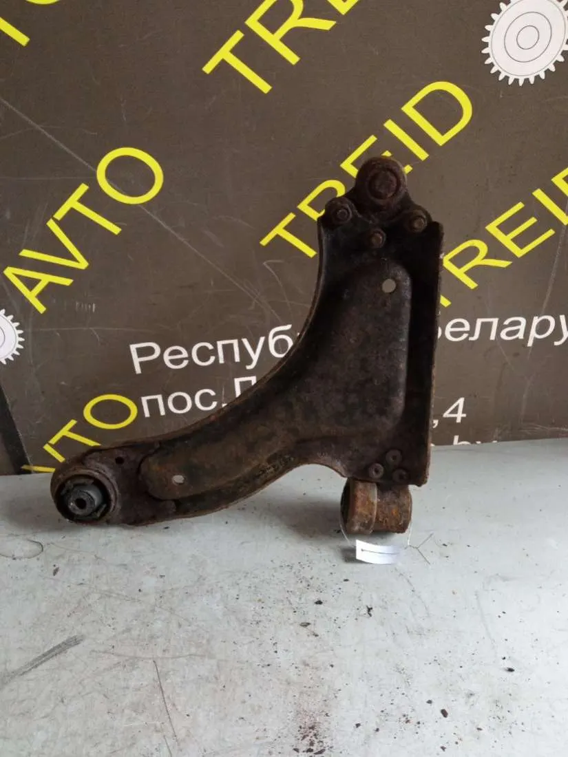 Рычаг передний правый Opel Combo C