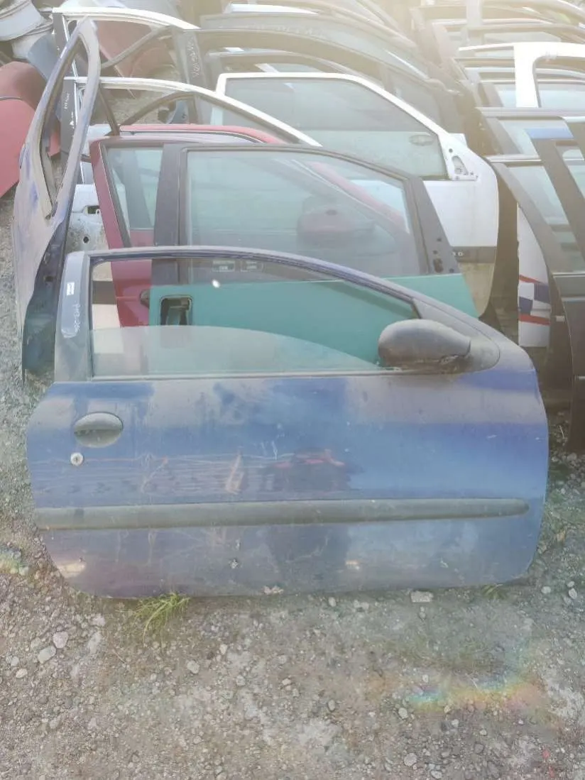 Дверь передняя правая Peugeot 206 1 поколение