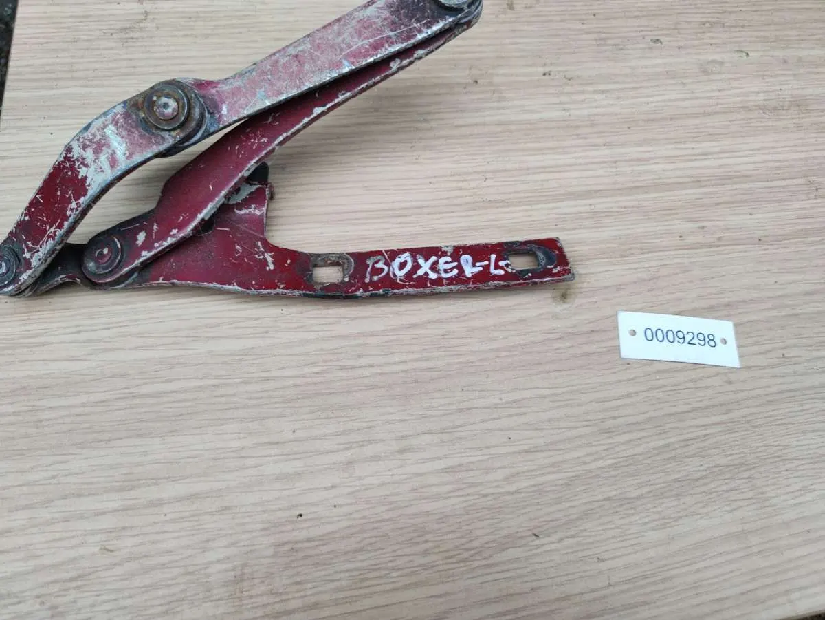 Петля капота правая Peugeot Boxer