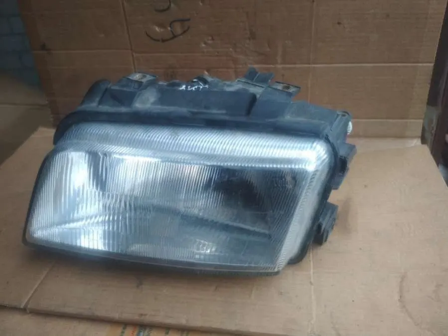 Фара левая Audi A4 1 поколение (B5)