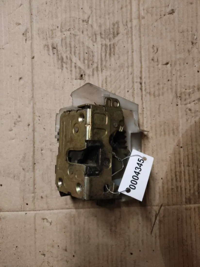 Замок двери передней левой Renault Scenic 1 поколение