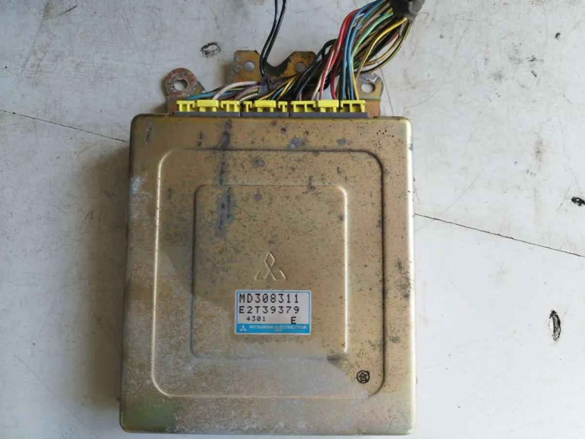 блок управления двигателем Mitsubishi Colt 4 поколение MD308311