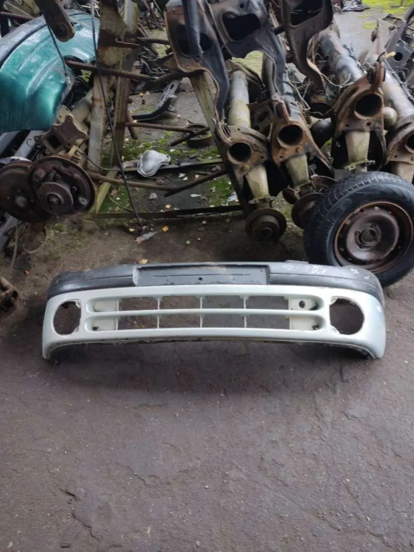 бампер передний Renault Clio 1 поколение
