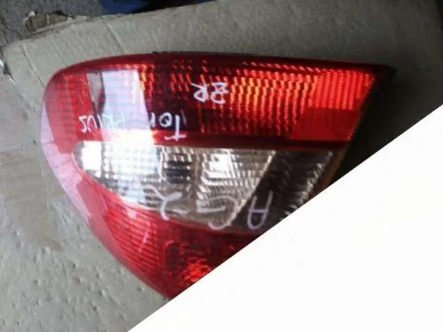 Фонарь задний правый Toyota Prius 1 поколение
