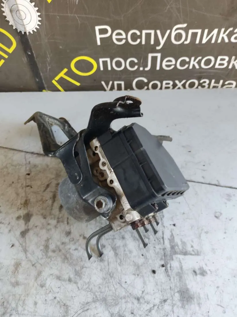 Блок АБС (ABS) Toyota Sienna 3 поколение 4454008191