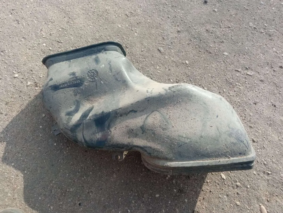 воздухозаборник Mercedes-Benz Vito W638 6388312345