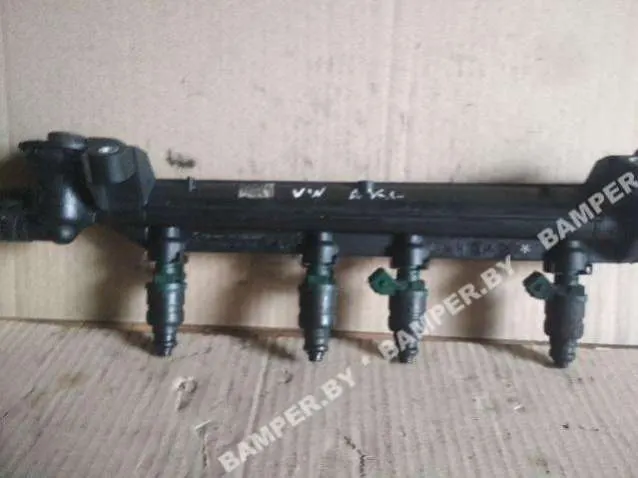 Форсунка бензиновая Volkswagen Golf 4 поколение 037906031AA
