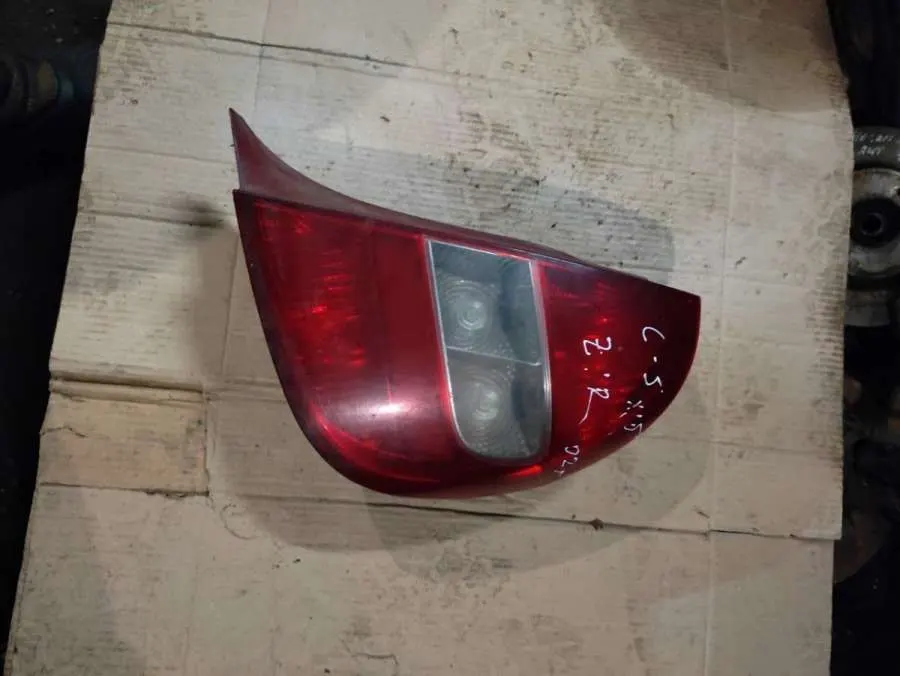 Фонарь задний правый Citroen C5 1 поколение