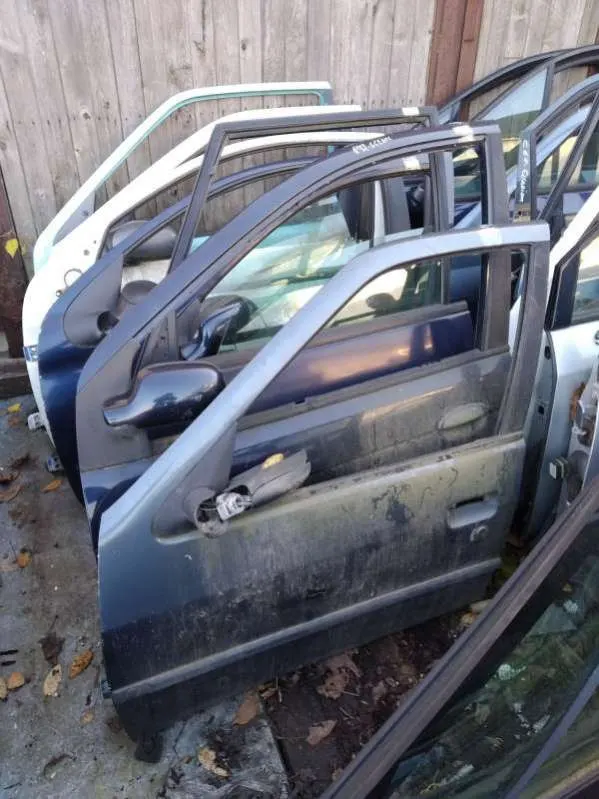 Дверь передняя левая Peugeot 306 1 поколение