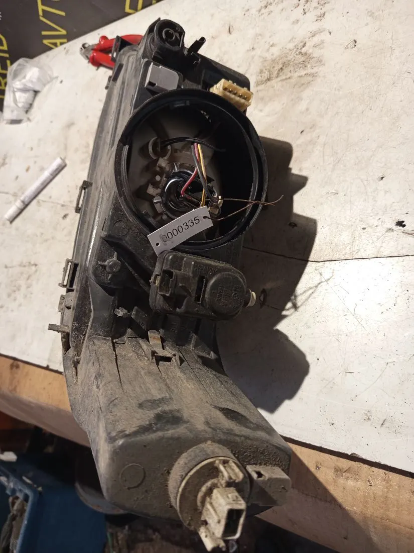 Фара передняя правая Peugeot 306 1 поколение [рестайлинг] 88203989D