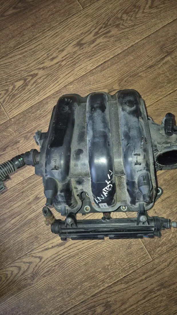 Коллектор впускной Volkswagen Polo 5 поколение