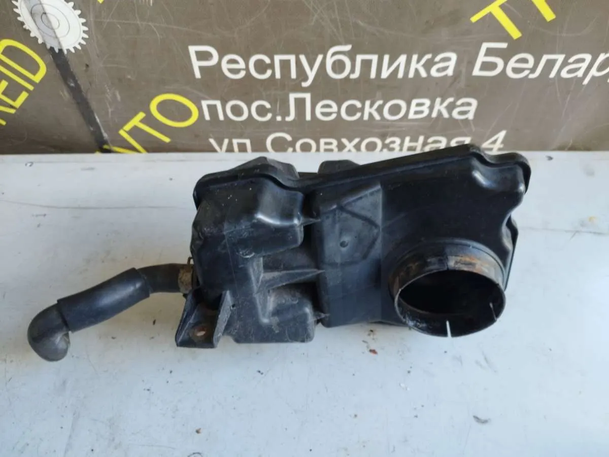 резонатор воздушного фильтра Nissan Maxima 5 поколение