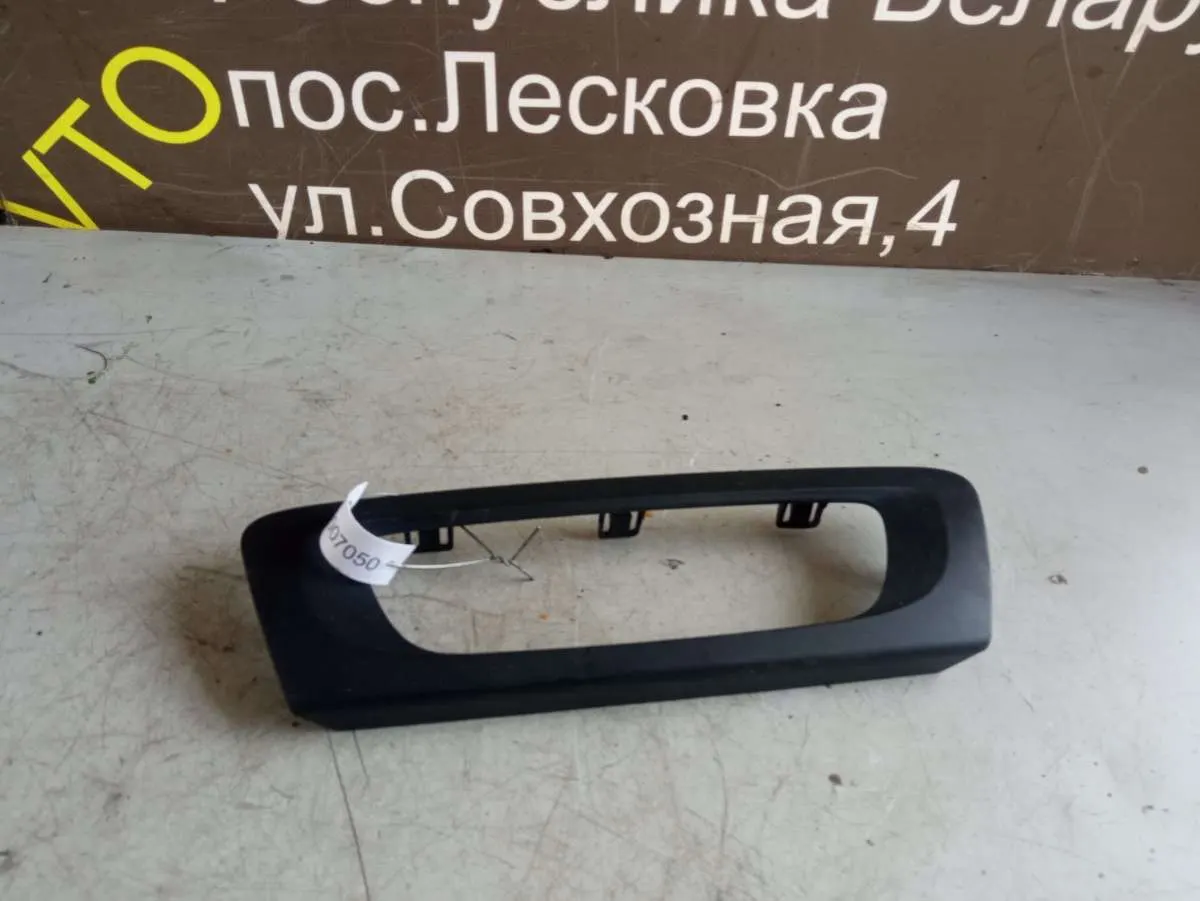 Рамка блока управления печки/климат-контроля Renault Scenic 3 поколение 281260001R