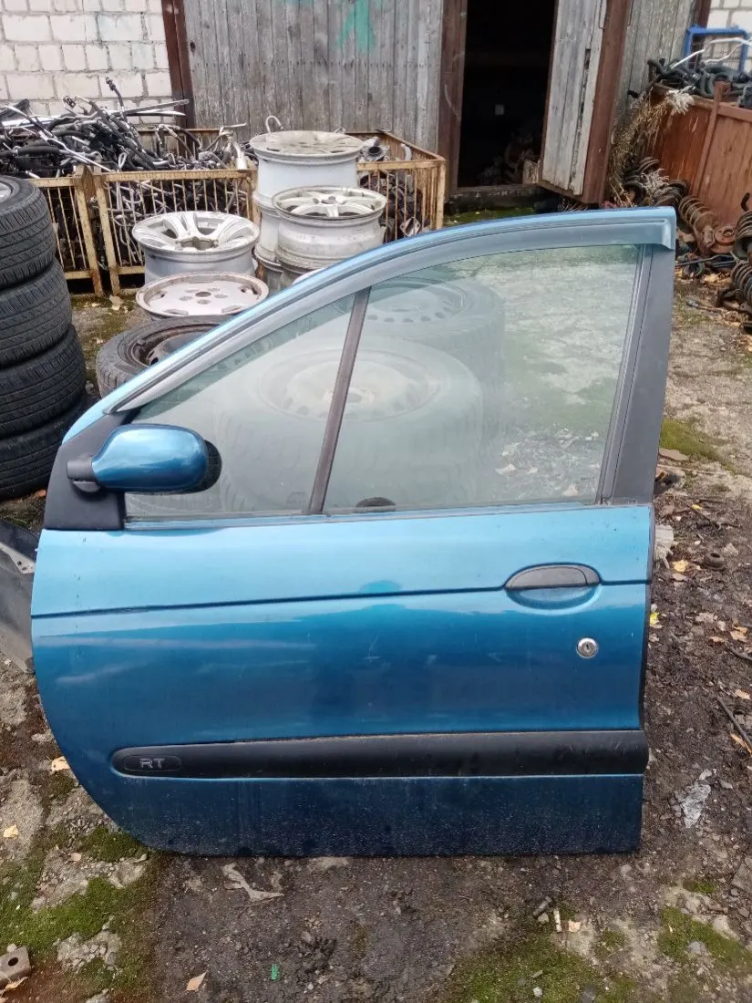 Дверь передняя левая Renault Scenic 1 поколение
