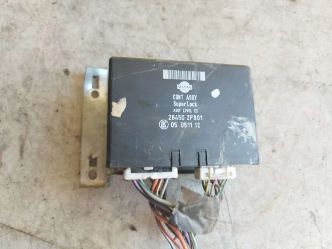 блок управления центральным замком Nissan Primera 2 поколение 284502F901