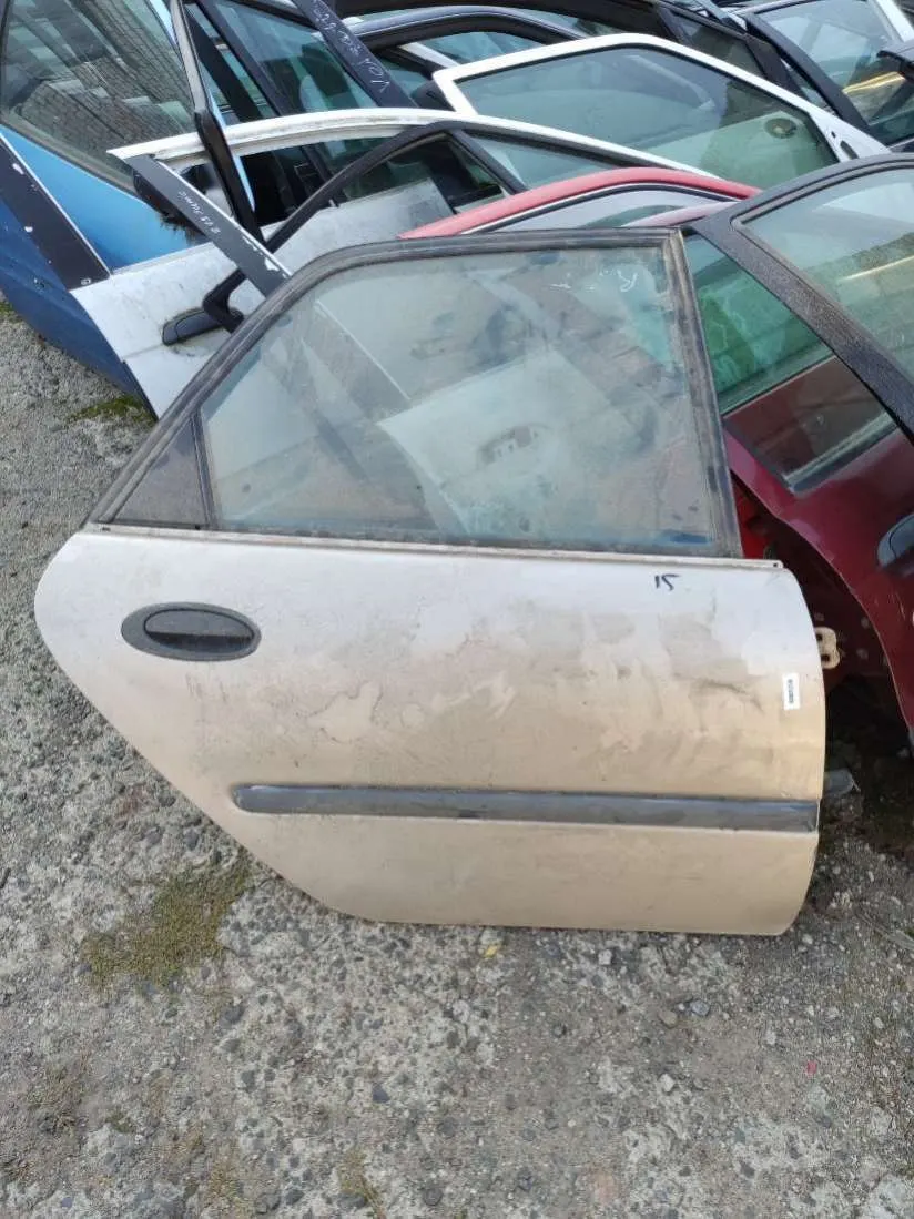 Дверь задняя правая Renault Laguna 1 поколение