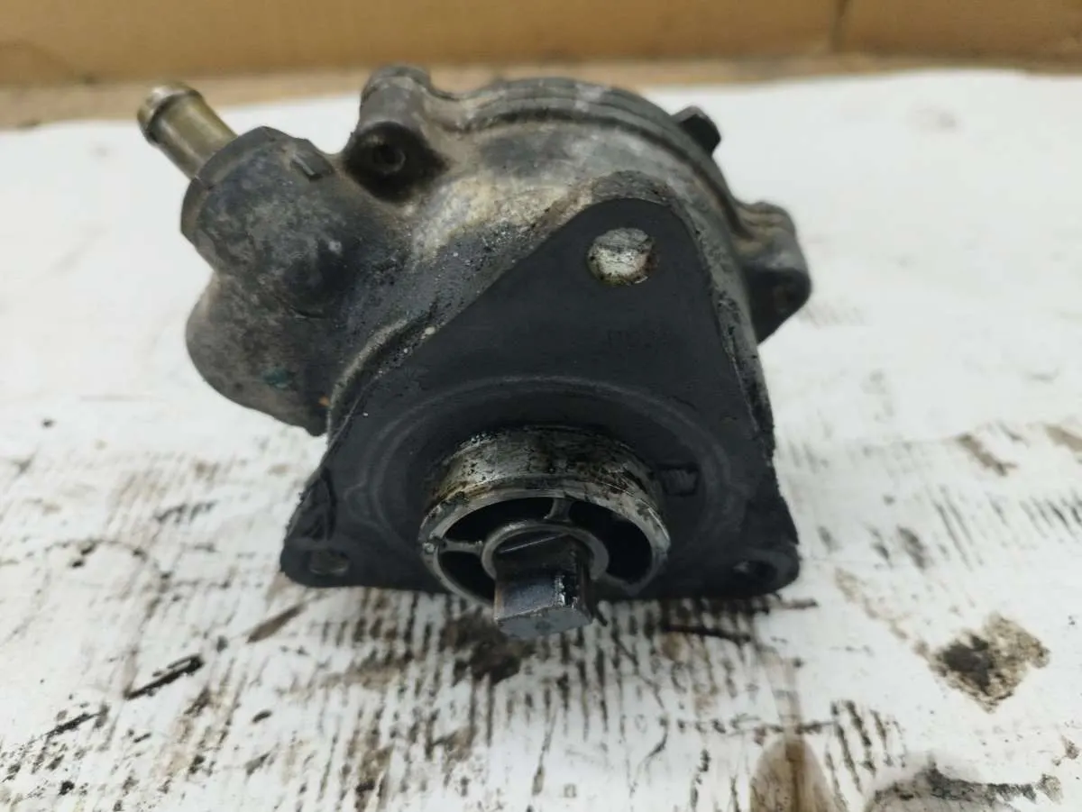 Насос вакуумный Fiat Doblo 1 поколение 961711056