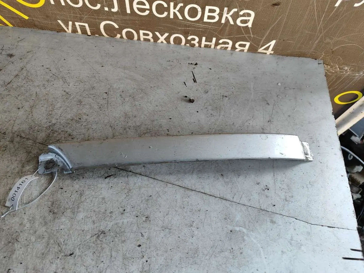 Накладка (ресничка) фары правой Audi 100 C4