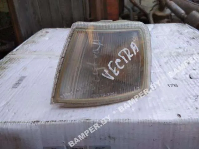Поворотник левый Opel Vectra A