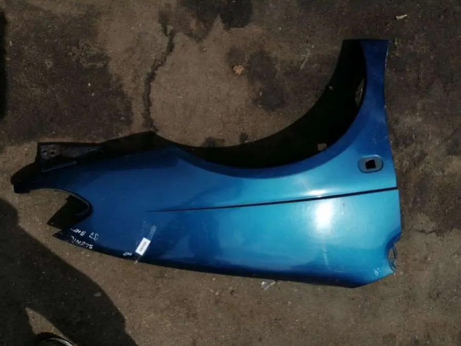 Крыло переднее правое Renault Scenic 1 поколение