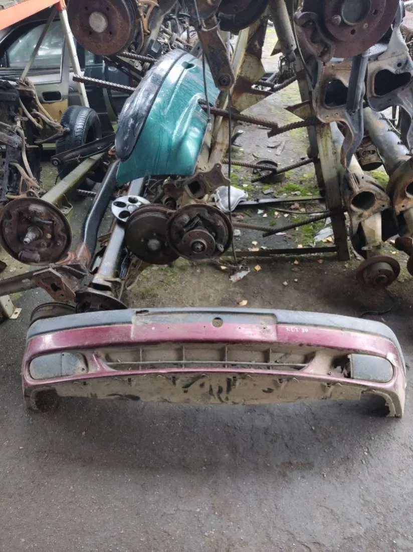 бампер передний Renault Laguna 1 поколение